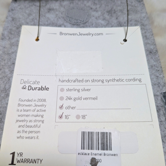 White Enamel Activewear Necklace - Picture 8 of 8